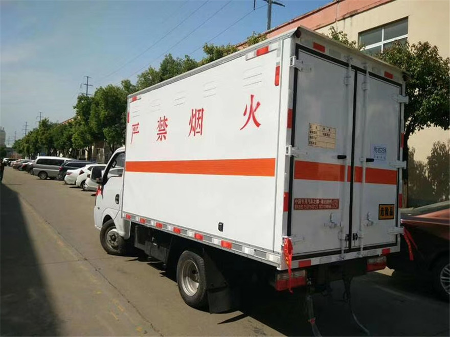 東風途逸易燃氣體廂式車多少錢