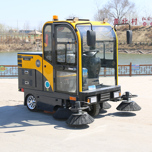 萊特新能源掃地車 電動(dòng)掃地車哪里有賣的？山東萊特電動(dòng)掃地車廠家值得推廣