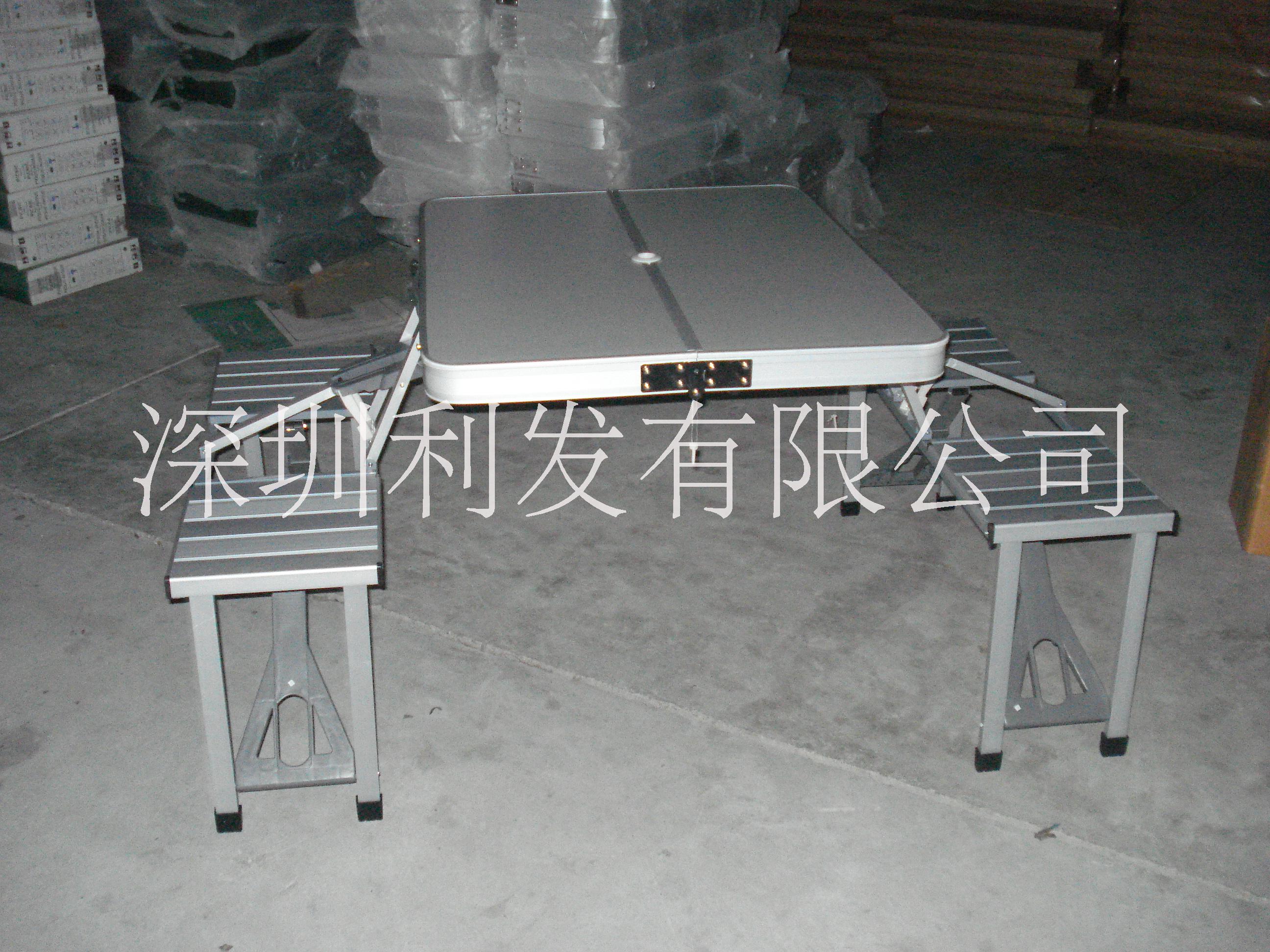 供應(yīng)便攜式折疊桌鋁合金折疊宣傳桌椅戶外折疊展示臺(tái)