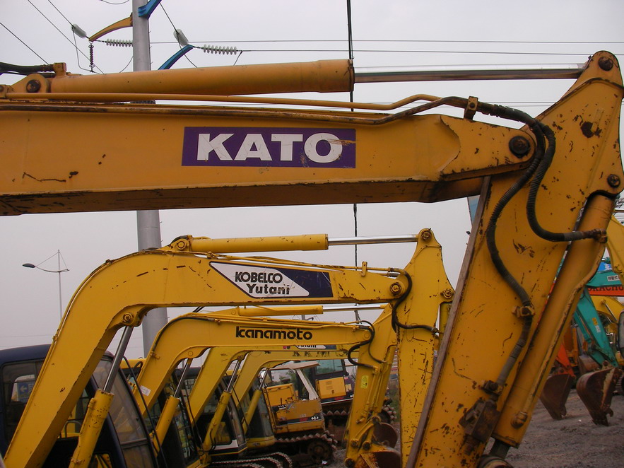山東報(bào)考挖掘機(jī)、裝載機(jī)證需要什么報(bào)名條件
