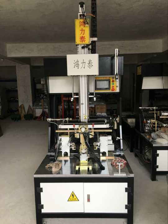 天地蓋自動(dòng)成型機(jī) 自產(chǎn)自銷(xiāo) 曾生：13691676171 天地盒成型機(jī) 天地盒自動(dòng)成型機(jī) 天地蓋自動(dòng)成型機(jī) 自產(chǎn)自銷(xiāo)