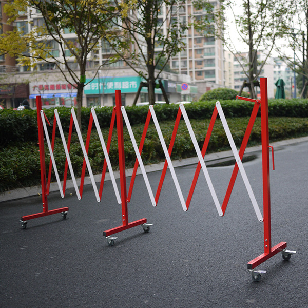 新力金屬廠家直銷不銹鋼伸縮隔離欄