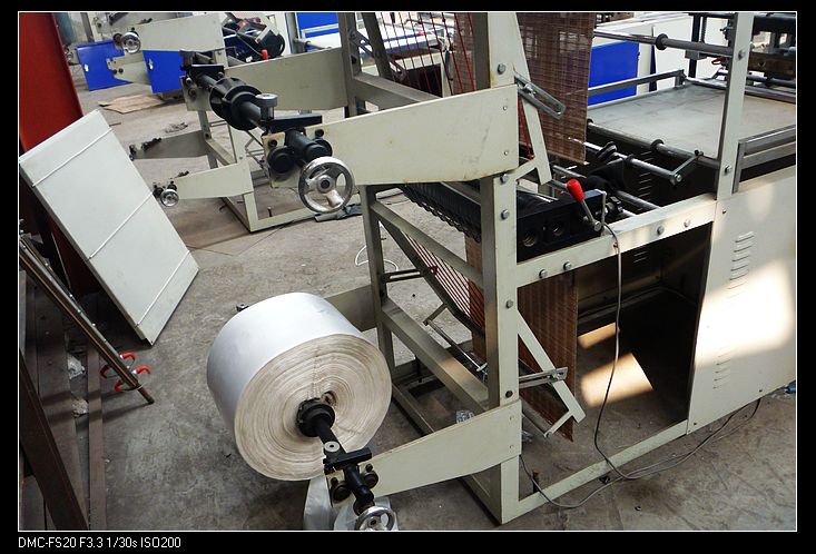 全自動雙排高速背心袋制袋機 雙排高速背心袋制袋機