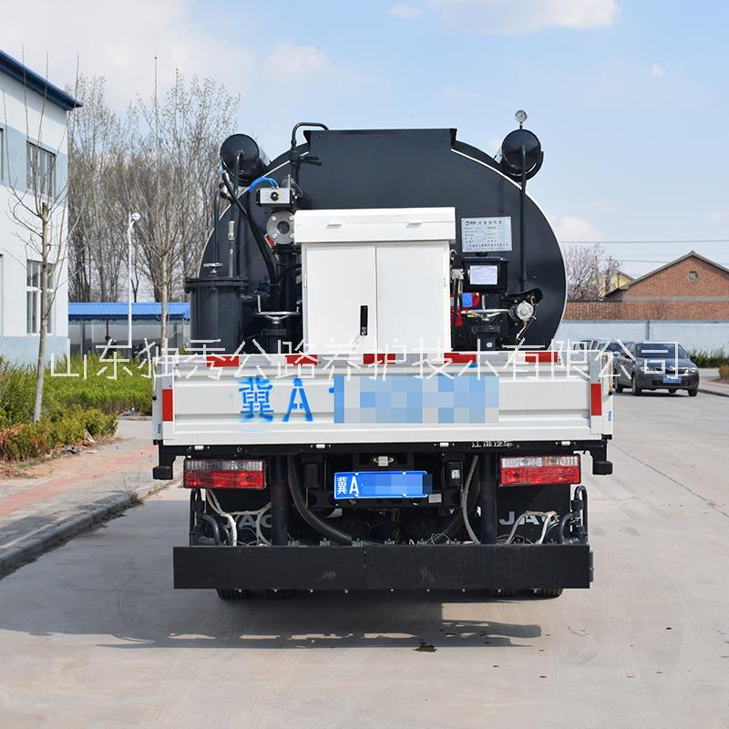 智能瀝青灑布機(jī) 瀝青灑布車 LQZ型 山東獨(dú)秀廠家貨源