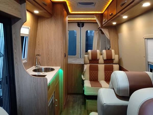 6座大通V80B型房車價格