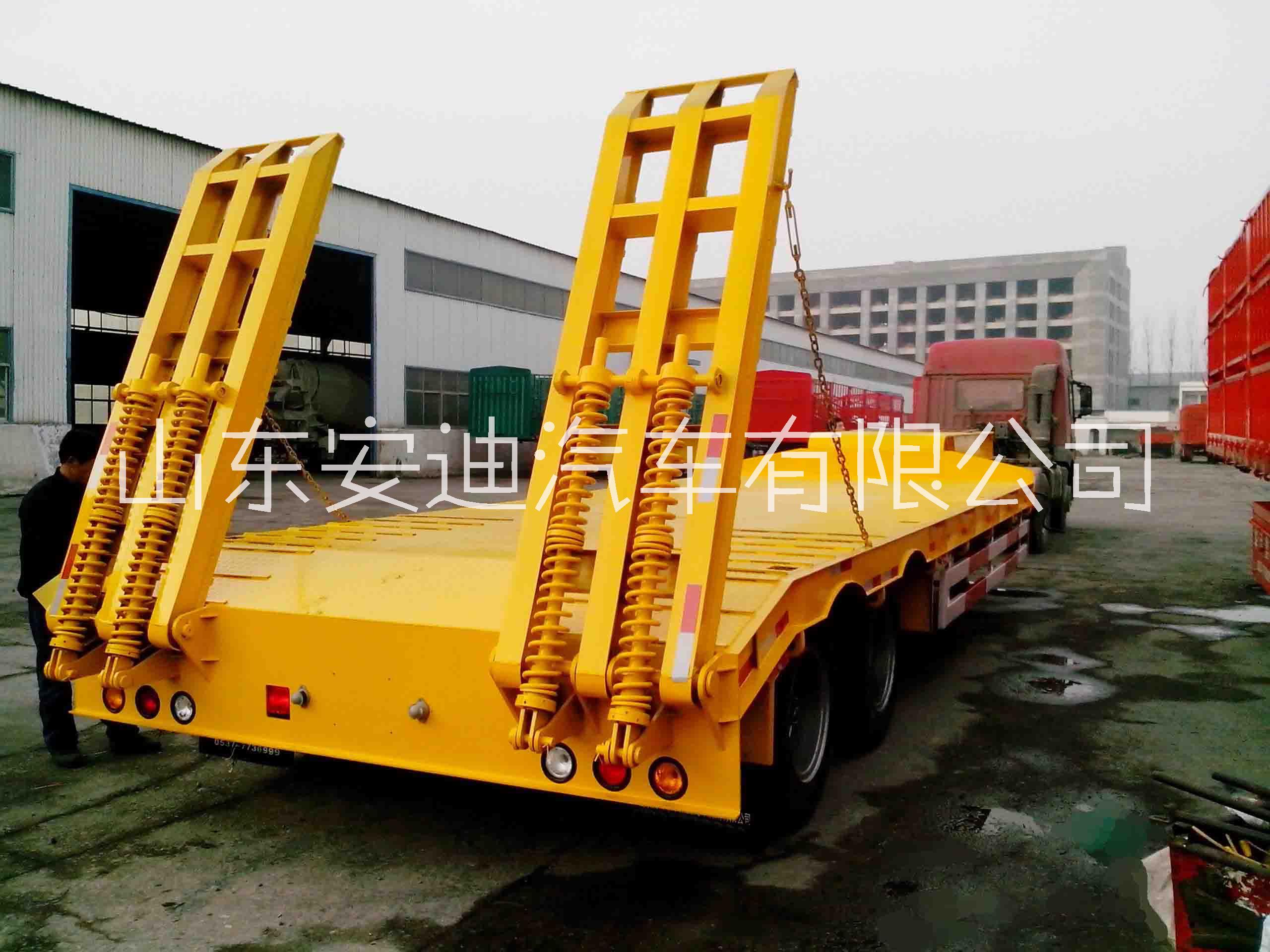 安迪牌WZY9400TDP重型低平板運輸半掛車