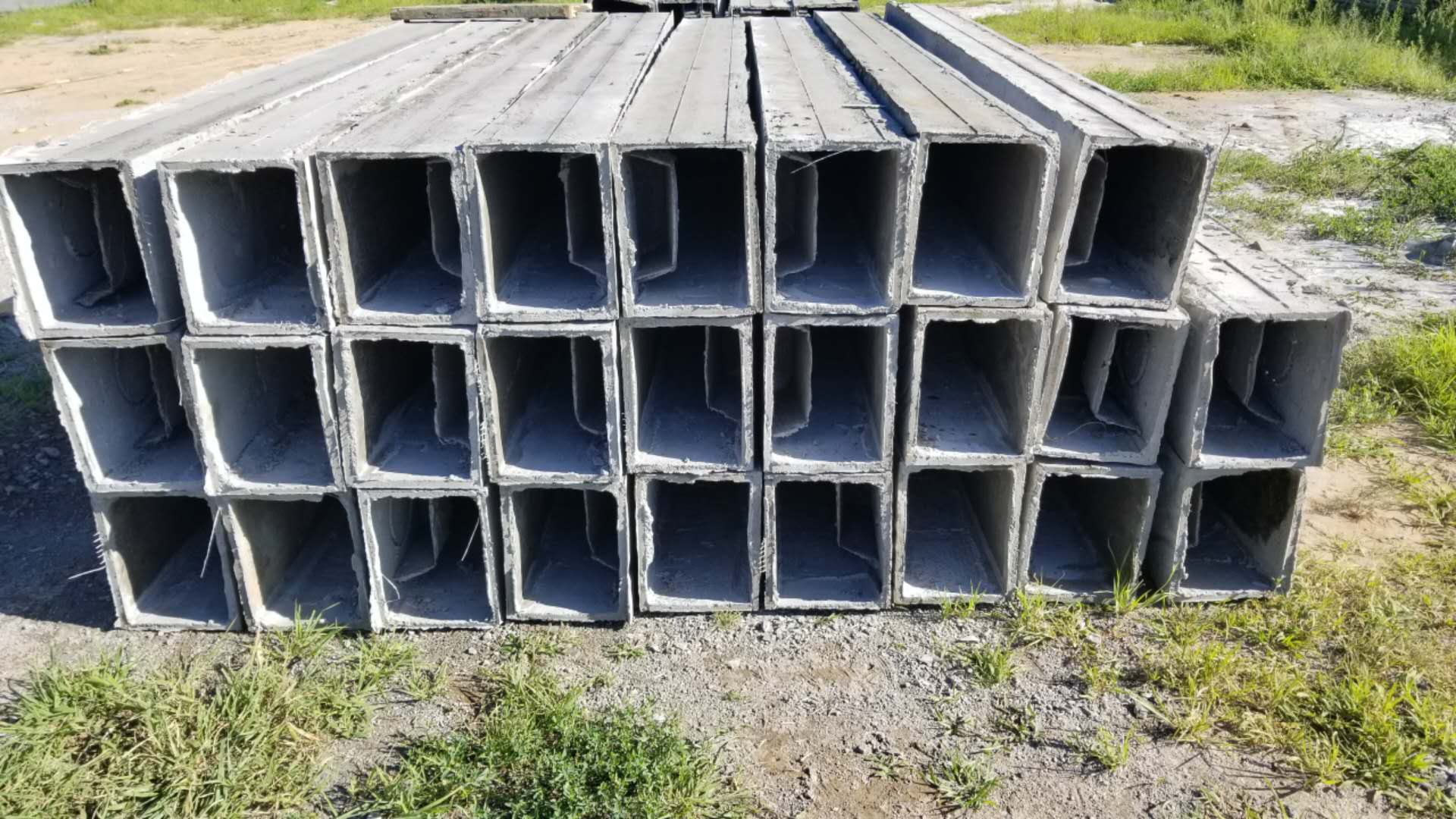 廚房衛(wèi)生間預(yù)制通風(fēng)道 螺旋風(fēng)管 廚房通風(fēng)管 黑龍江預(yù)制通風(fēng)道廠家