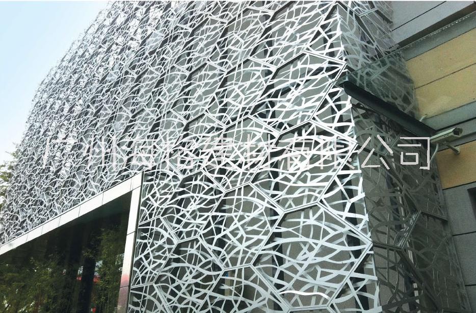 白云機場使用廣州海格建材有限公司-沖孔鋁單板