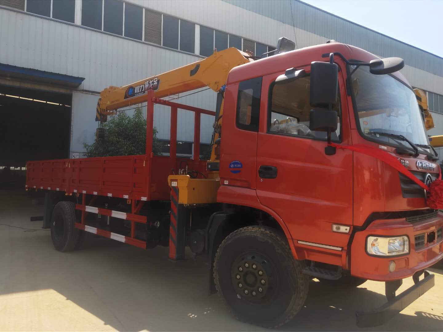 隨車吊廠家哪家好，中國湖北找程力