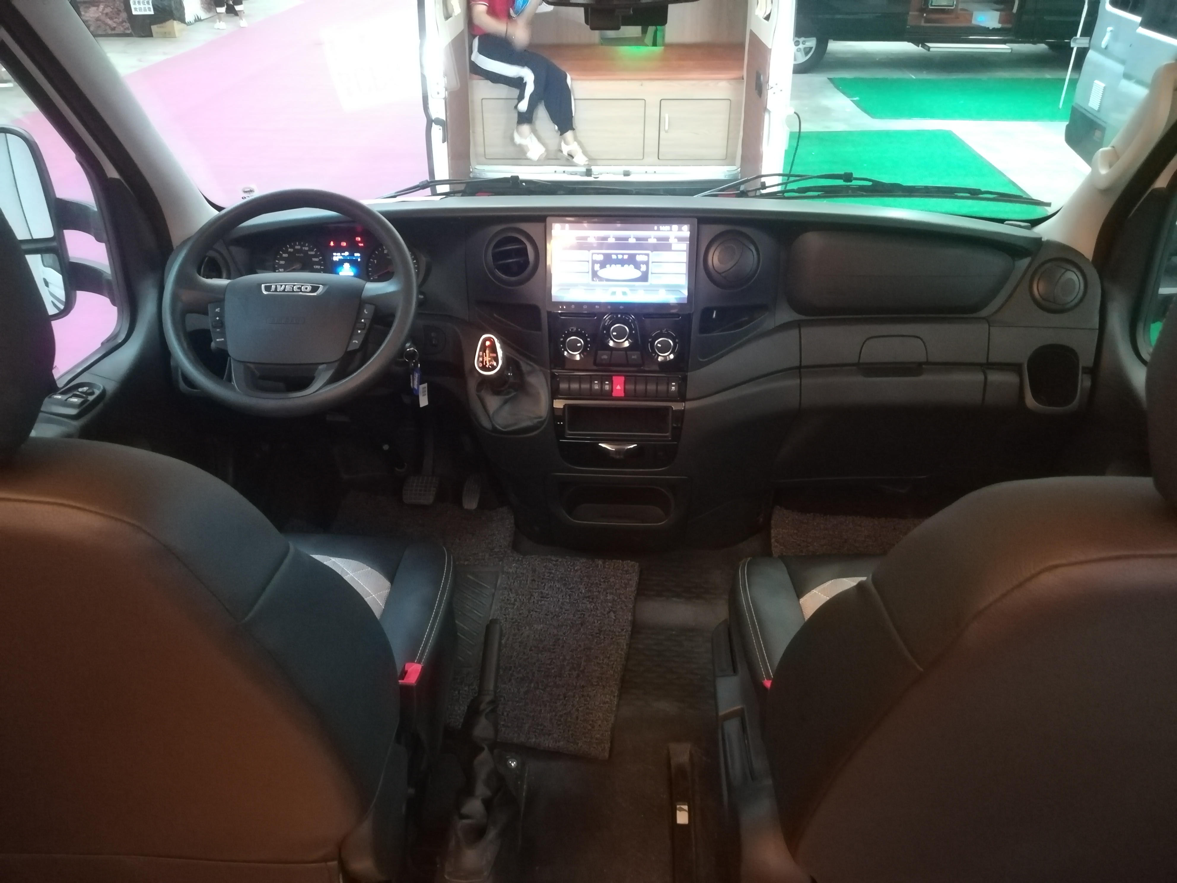 新款依維柯威爾特芬C房車