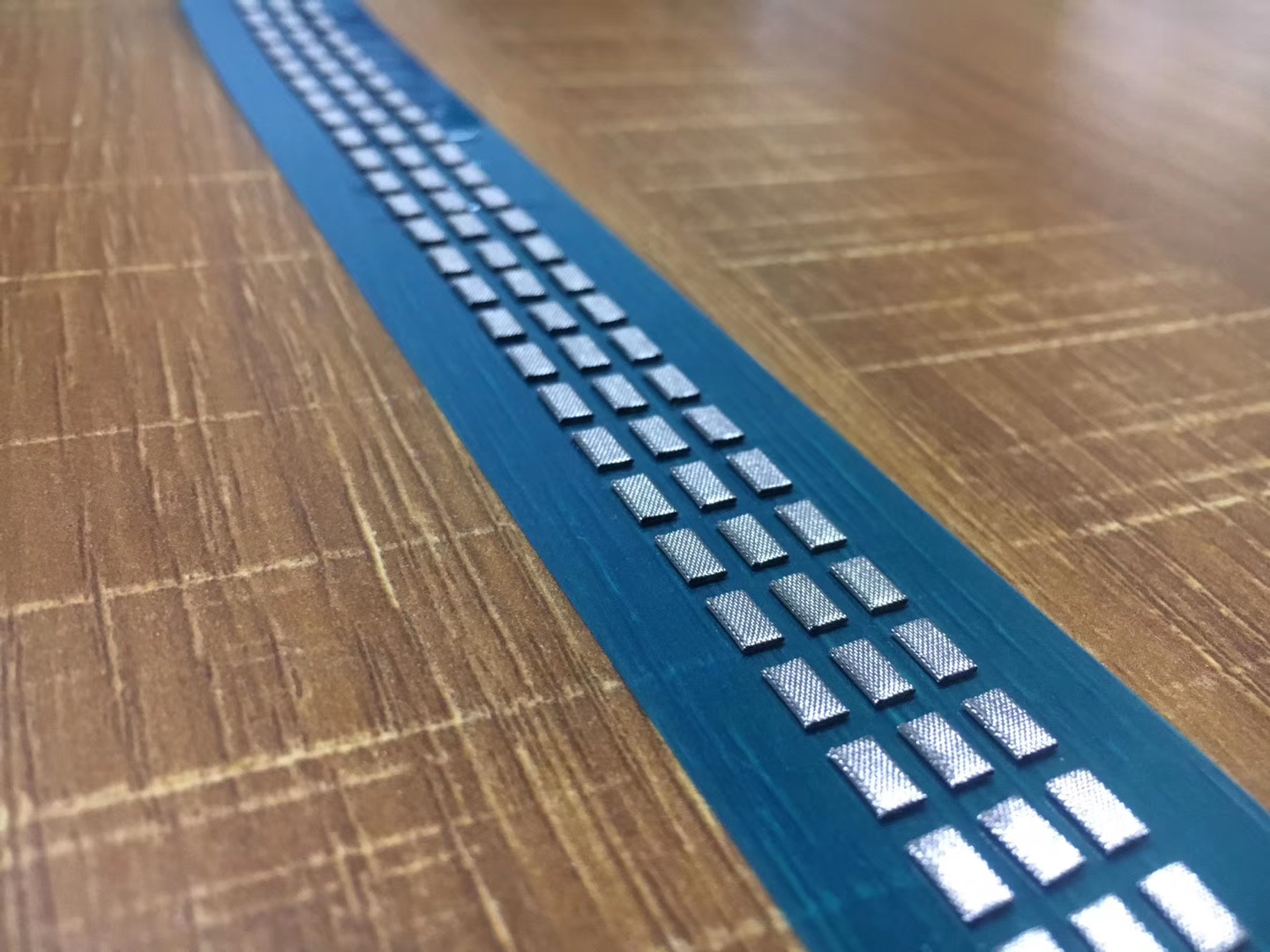 優(yōu)質(zhì)導(dǎo)電泡棉/EMI電磁*導(dǎo)電泡棉 醫(yī)療設(shè)備電磁*導(dǎo)電泡棉 定做