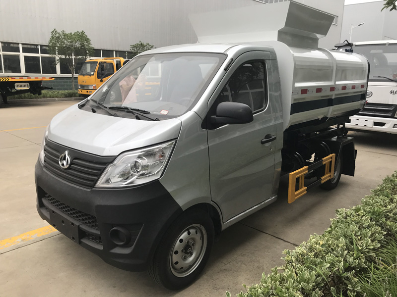 國六自裝卸式垃圾車新品價格及配置介紹