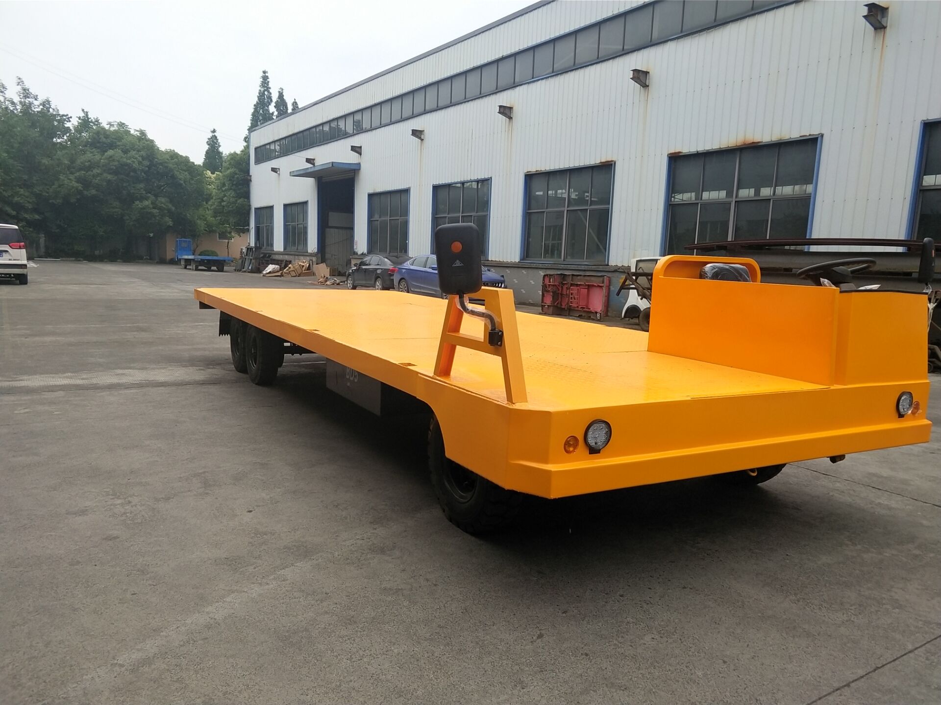 利凱士得電動(dòng)搬運(yùn)車平板車