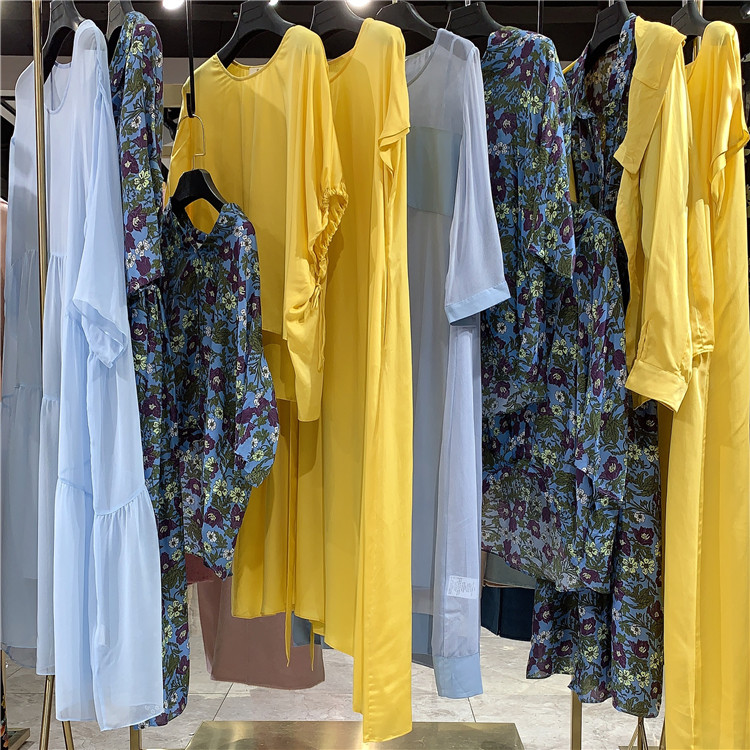 深圳原創(chuàng)設(shè)計師女裝曬谷場19夏品牌折扣女裝直播一手貨源