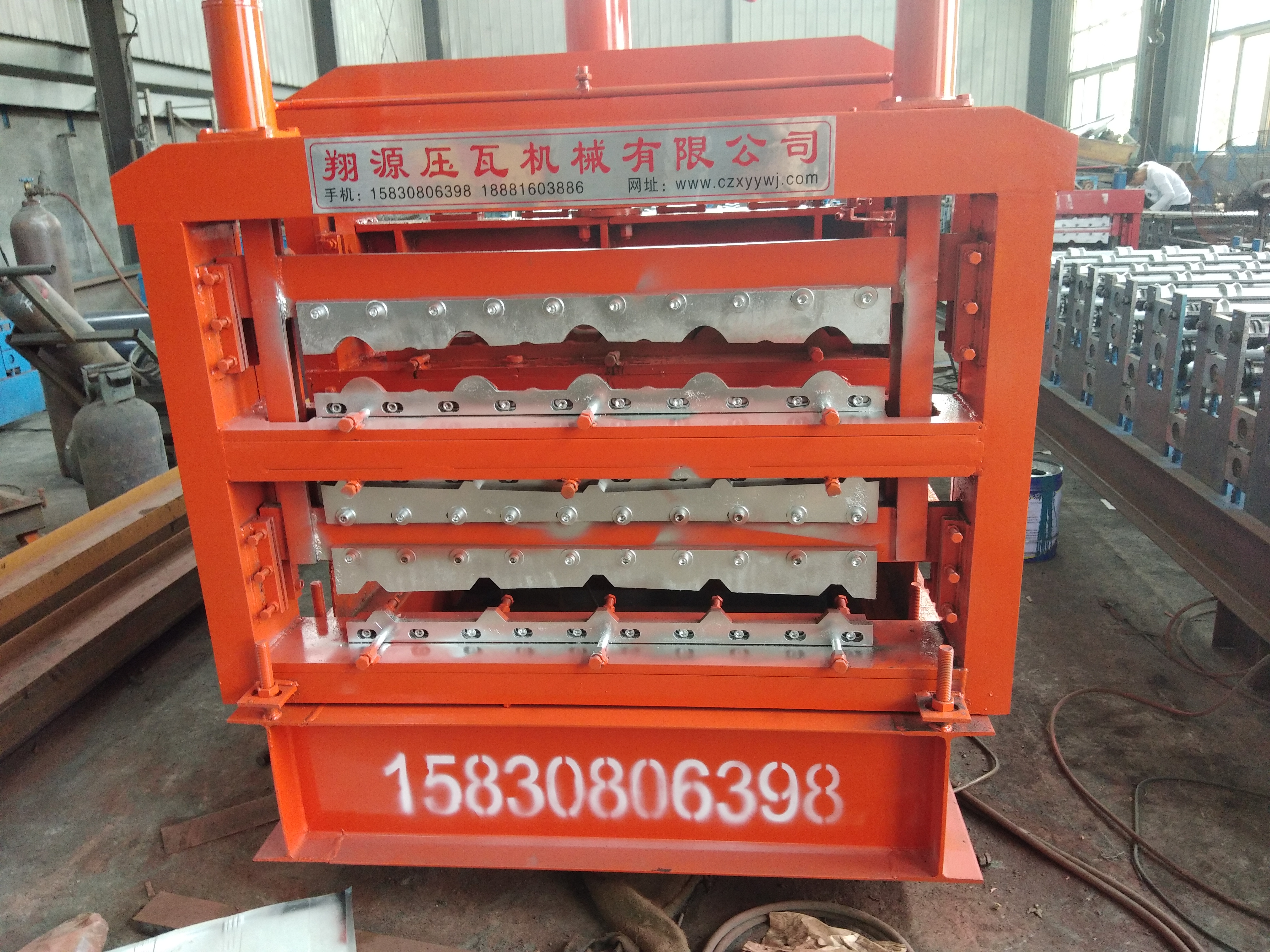 三層壓瓦機840/900/850/800彩鋼瓦設(shè)備廠家直銷  泊頭三層琉璃瓦壓瓦機