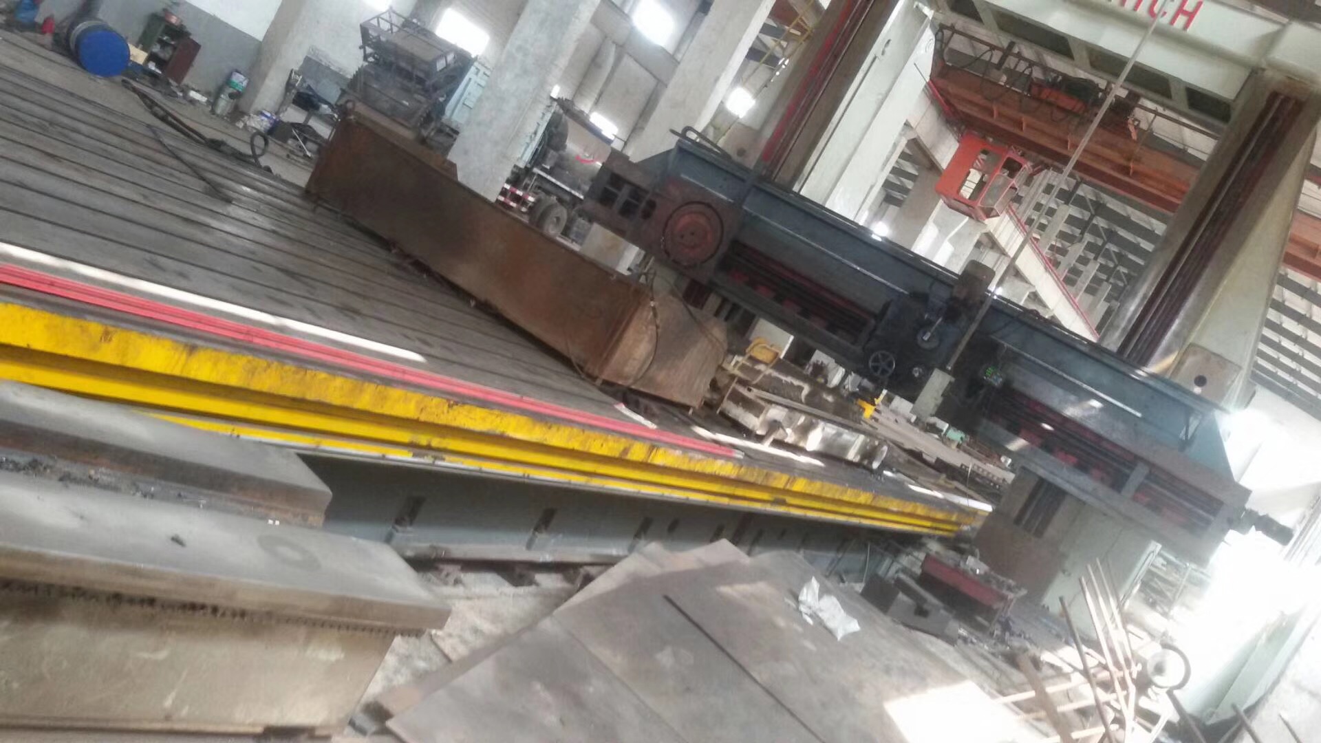 山東青島膠南17米龍門銑安裝磁柵