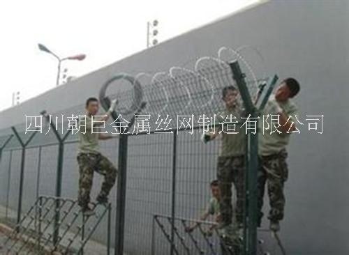 成都監(jiān)獄防護(hù)網(wǎng)、重慶*焊接網(wǎng)
