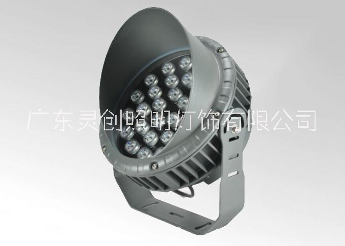 中山市政大樓亮化工程的LED暖白光投光燈由靈創(chuàng)照明提供