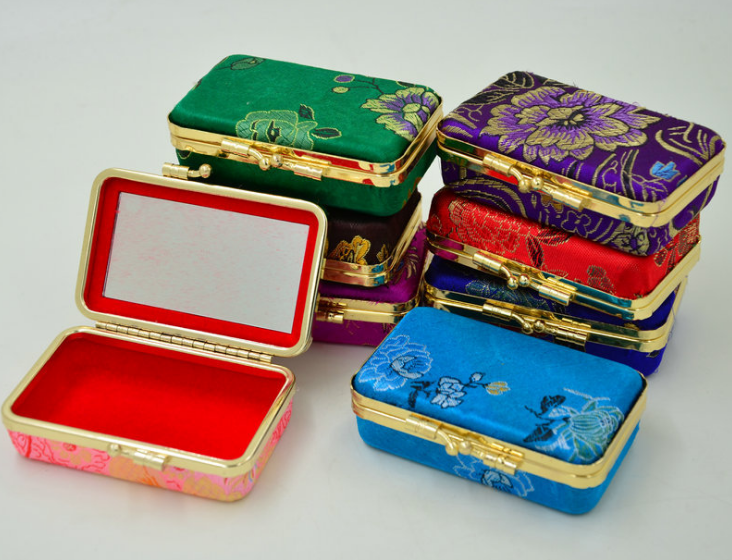 廠家直銷(xiāo) 民族風(fēng)織錦繡花口紅盒 *首飾唇膏盒鏡子口紅盒