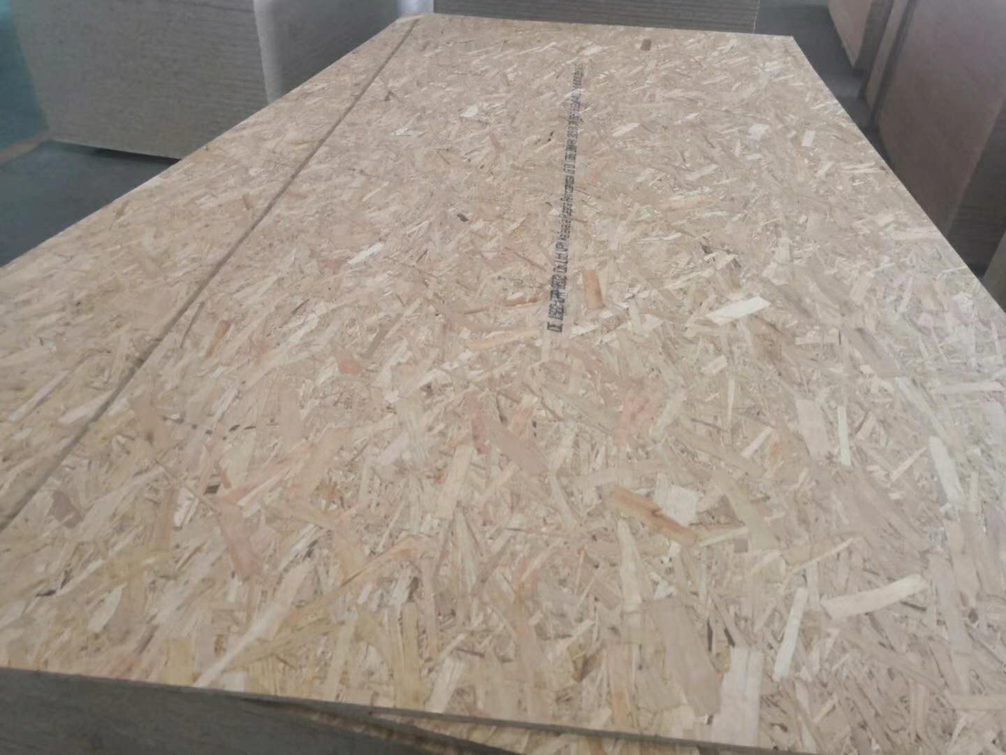 松木刨花板進口B3級防水高強度OSB9厘刨花板