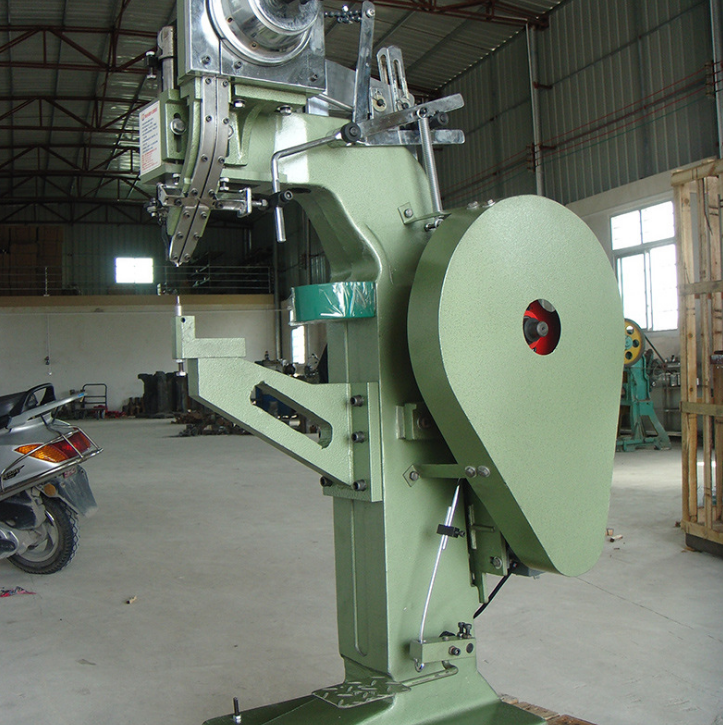 廠家供應(yīng) 桌上型鉚釘機(jī) 自動上料鉚釘機(jī) 機(jī)械式鉚釘機(jī)