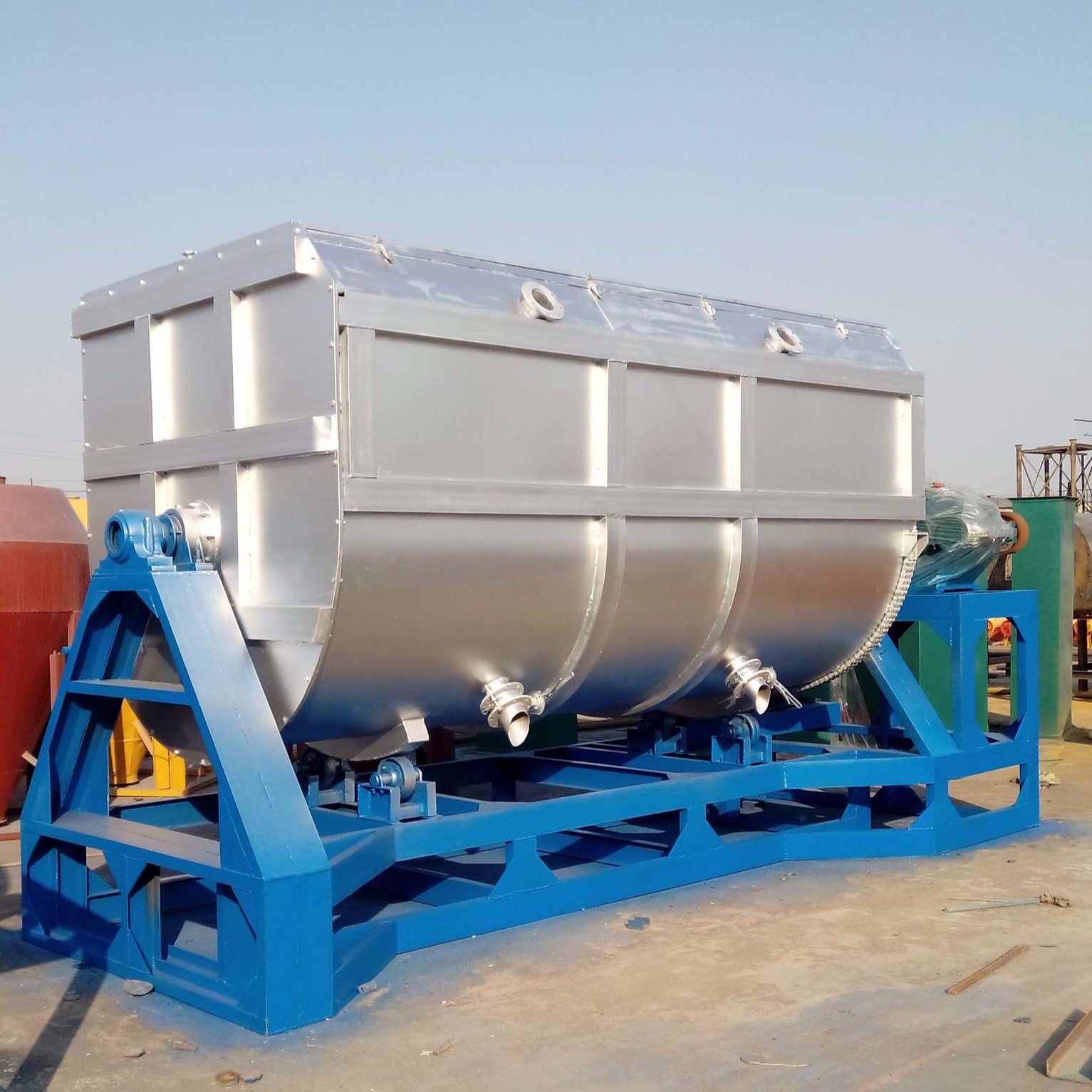 不銹鋼真石漆攪拌機  翻轉(zhuǎn)式 10噸 真石漆攪拌機