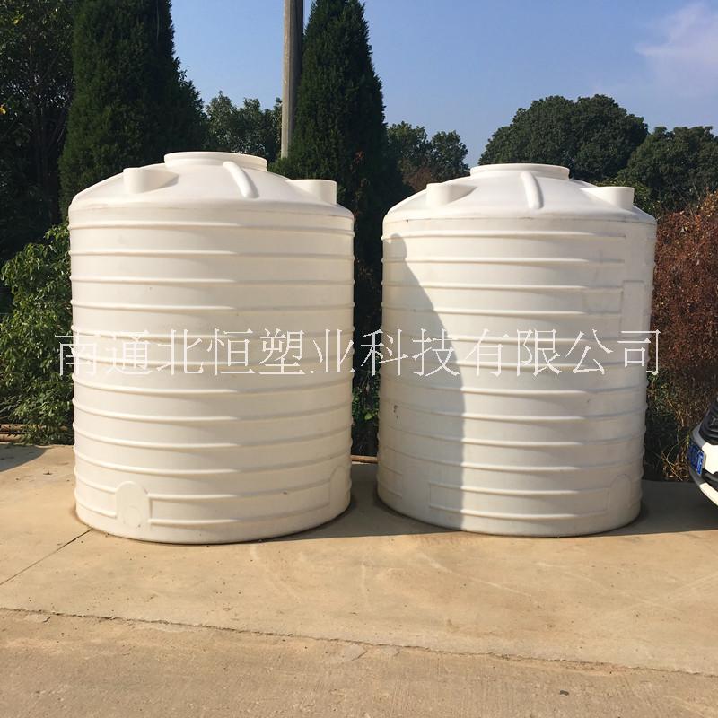 5噸塑料儲(chǔ)罐廠家批發(fā)定制塑料滾塑容器5立方pe儲(chǔ)水箱5000L塑料儲(chǔ)罐塑膠水箱滾塑水塔