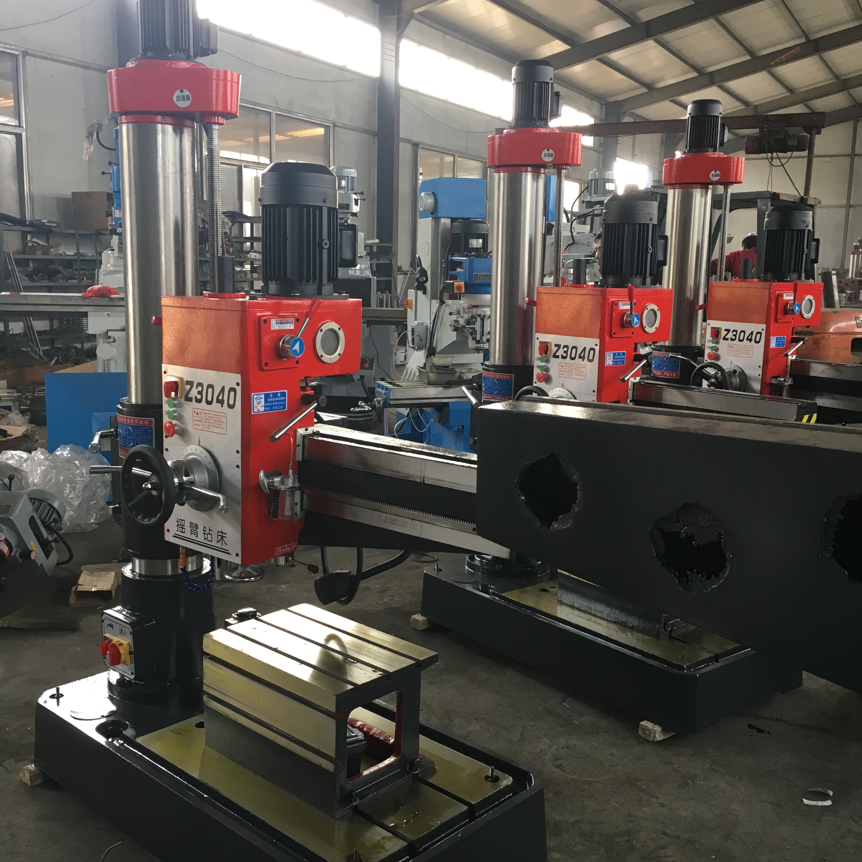 生產(chǎn)供應(yīng)搖臂鉆床 z3040搖臂鉆床 經(jīng)濟(jì)型立式鉆孔機(jī)