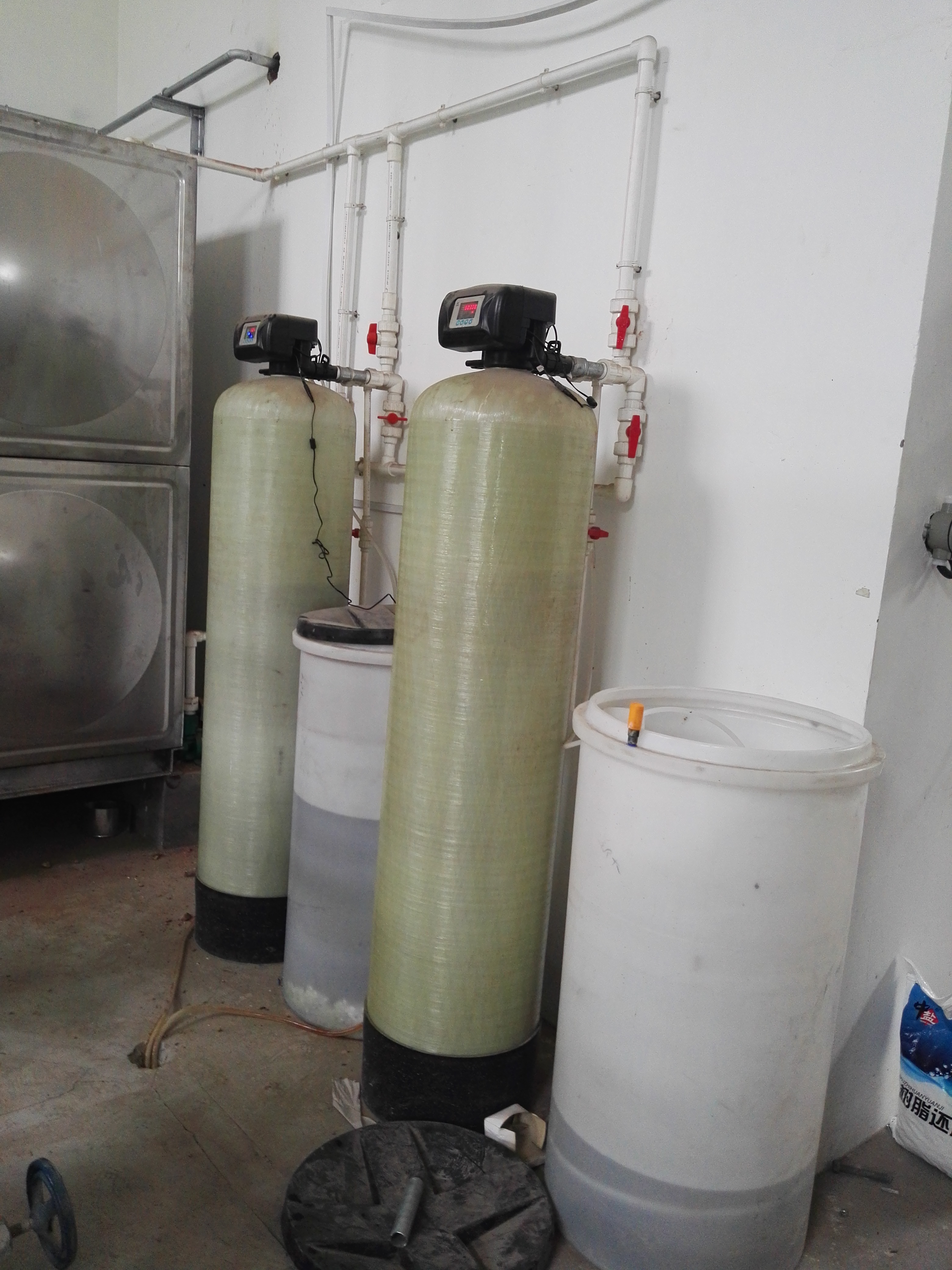 呼和浩特做軟化水設備的廠家 工業(yè)鍋爐除水垢硬水軟化裝置 *惠