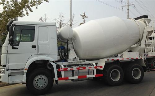 唐駿3方水泥攪拌車(chē)