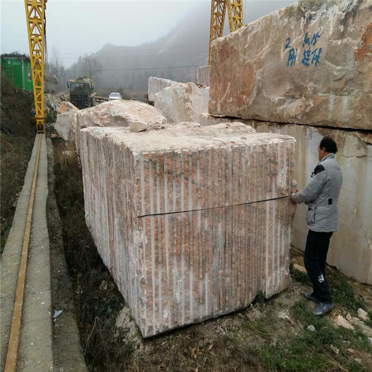 風(fēng)景石景觀石 石頭原材料產(chǎn)地 來(lái)自礦山石頭