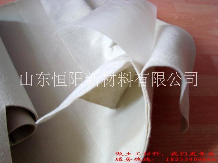 復(fù)合土工膜的耐靜水壓是什么