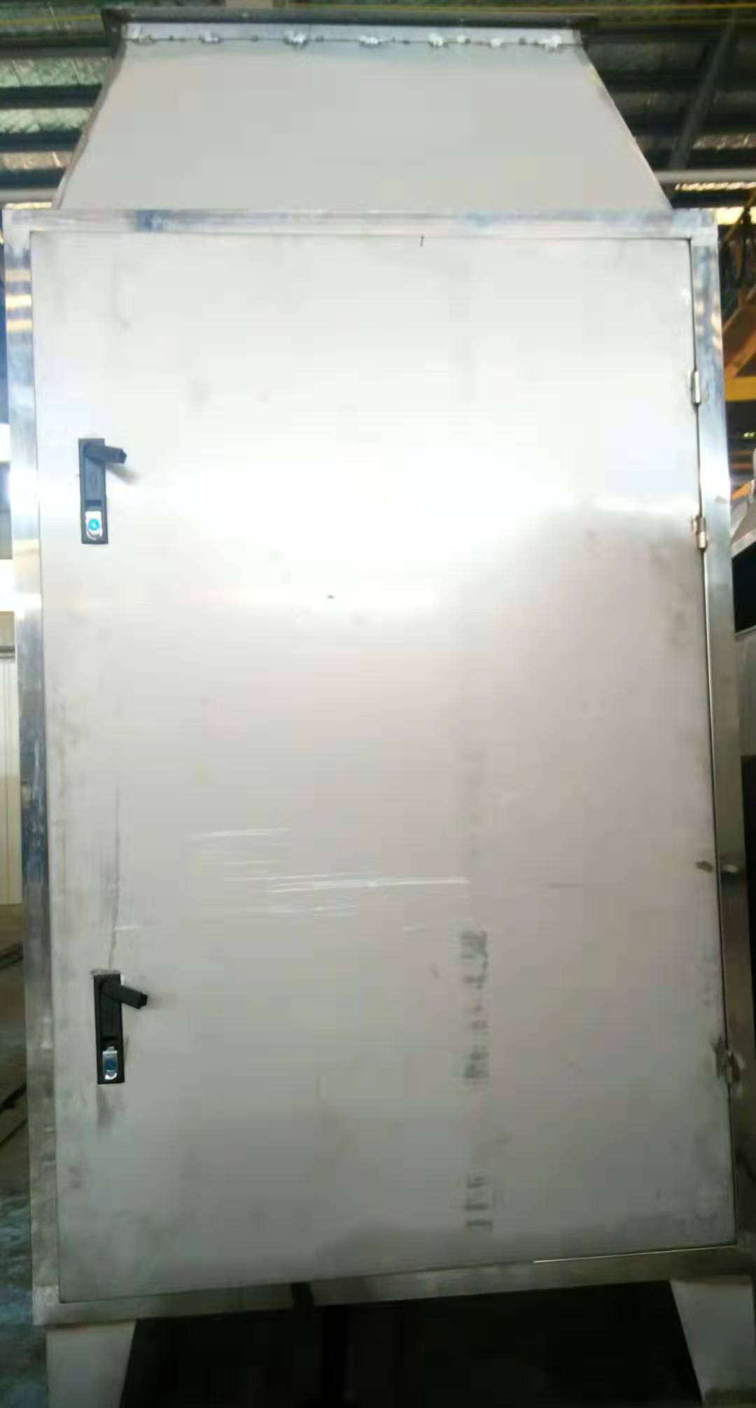 供應(yīng)各種規(guī)格優(yōu)質(zhì)廢氣雜質(zhì)凈化過濾棉箱