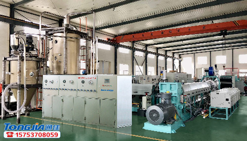 PLA降解發(fā)泡餐盒機械正中國內(nèi)環(huán)保大形勢