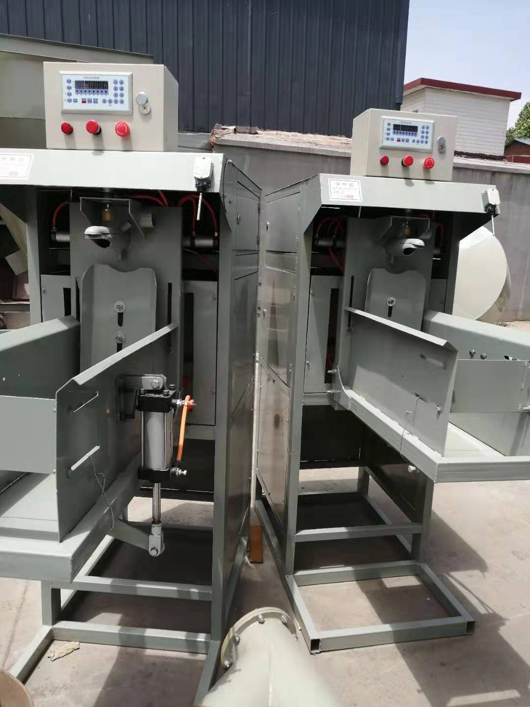 推袋式閥口計(jì)量包裝機(jī)稱重精準(zhǔn) 10-50KG干粉砂漿計(jì)量包裝*設(shè)備 氣吹式計(jì)量包裝機(jī)