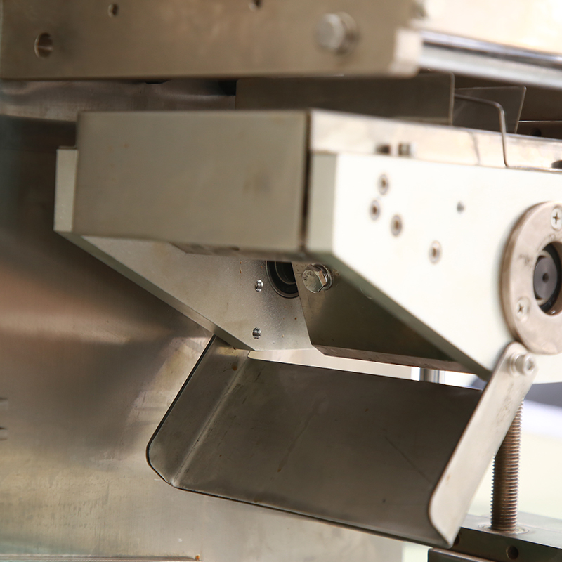 自吸式三邊封液體包裝機(jī)價(jià)格_液體包裝機(jī)廠家_生產(chǎn)包裝機(jī)廠家_批發(fā)