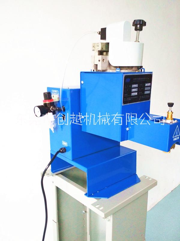 福州熱熔膠噴膠機(jī) 熱熔膠噴膠機(jī)供應(yīng)商 熱熔膠點(diǎn)膠機(jī)廠家