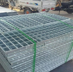 熱鍍鋅鋼格板生產(chǎn)廠家熱鍍鋅鋼格板生產(chǎn)廠家