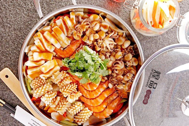 煌品三汁燜鍋加盟店好不好_具有特色的連鎖餐飲品牌_山東品創(chuàng)餐飲