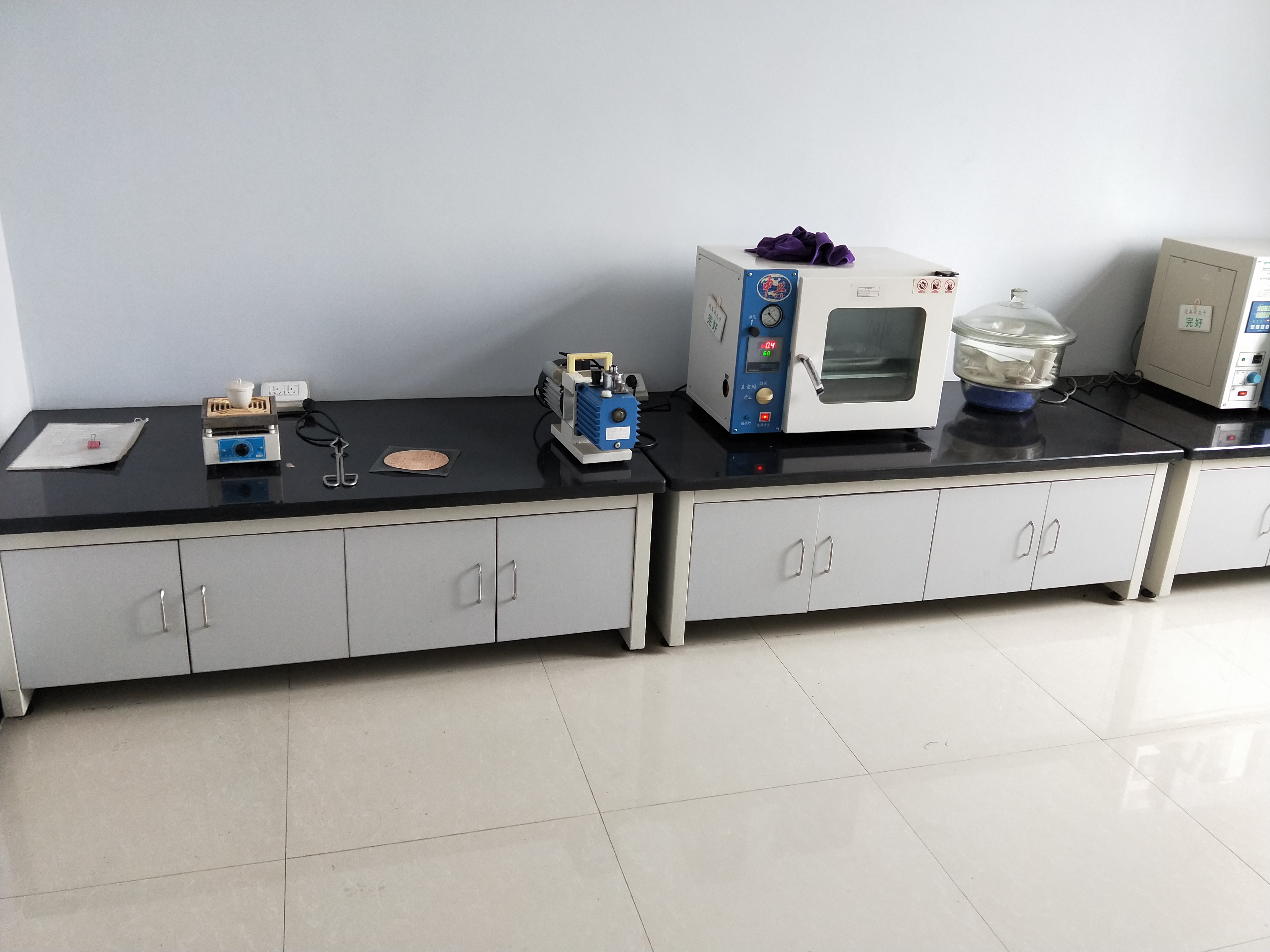 四川實(shí)驗(yàn)臺(tái)臺(tái)面  實(shí)驗(yàn)設(shè)備   實(shí)驗(yàn)室配件   實(shí)驗(yàn)家具價(jià)格咨詢 成都實(shí)驗(yàn)室家具定制