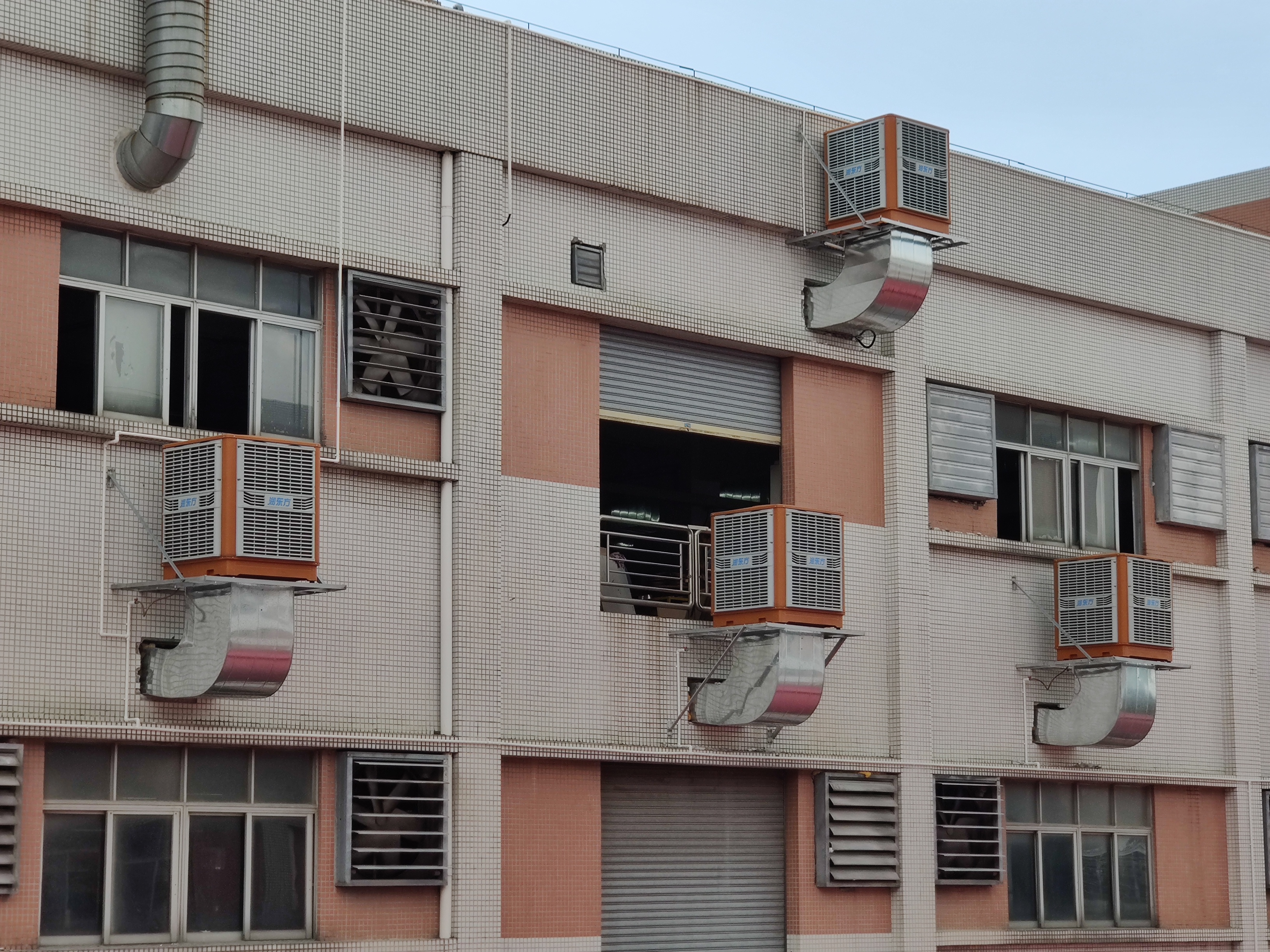 東莞謝崗某眼鏡廠車間降溫方案