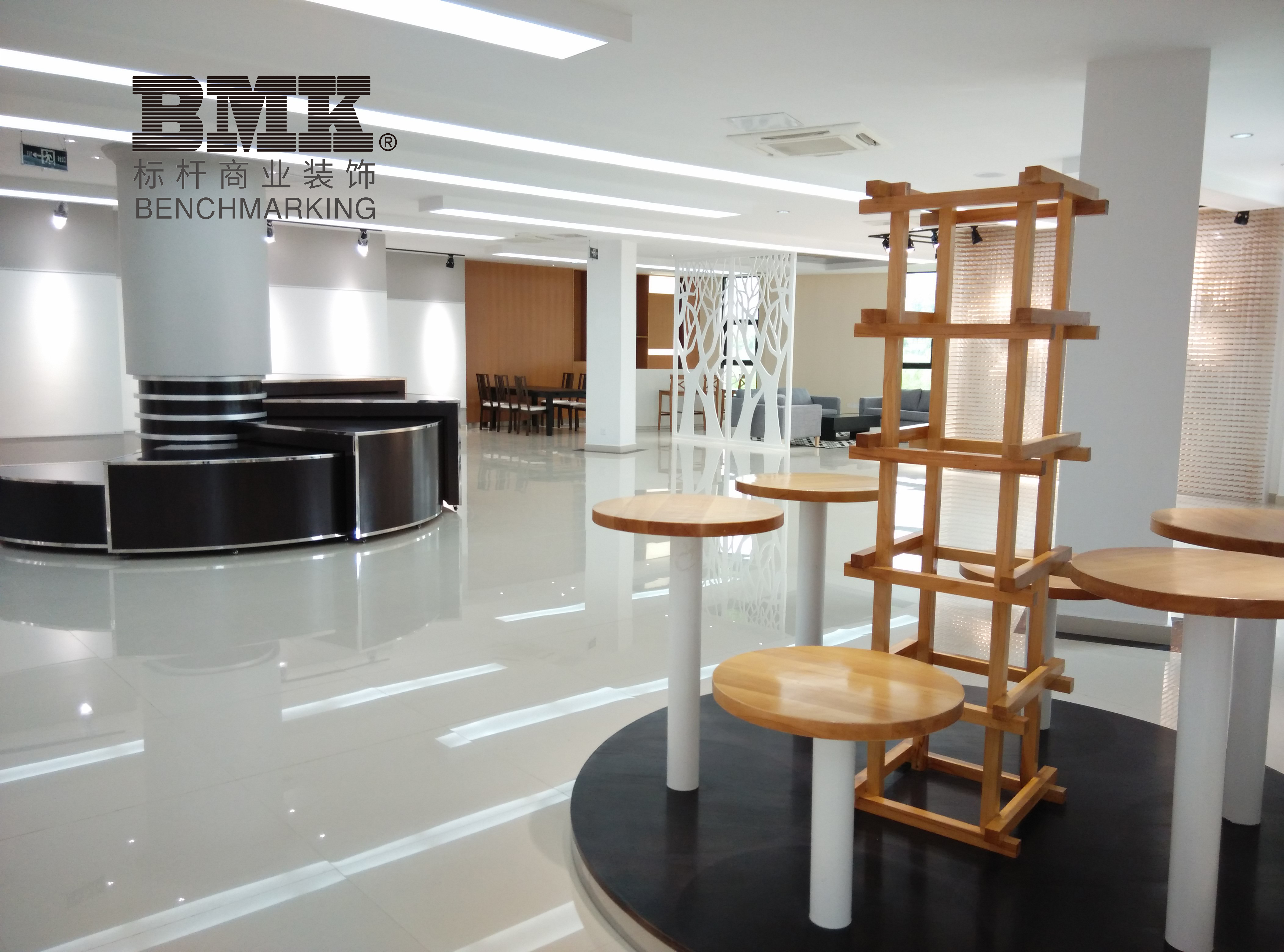 南京紡織院展廳裝修設(shè)計(jì)圖_南京企業(yè)展廳裝修報(bào)價(jià)_南京展廳展柜設(shè)計(jì)制作__南京*裝飾