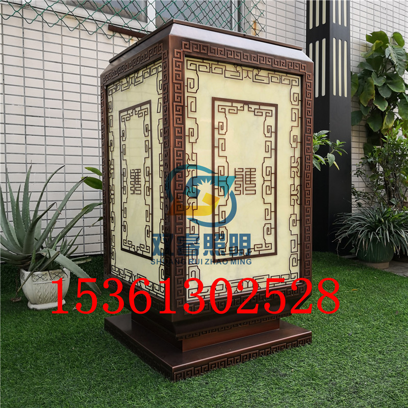 古銅拉絲柱頭燈印字花紋創(chuàng)意大門門柱燈別墅花園立柱燈中式復(fù)古落地?zé)?  title=