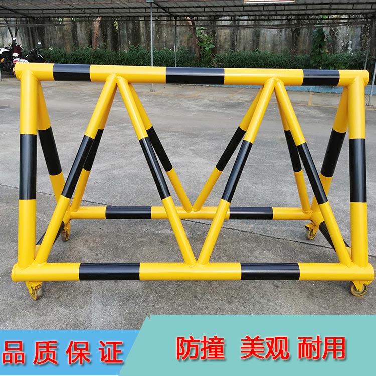 拒馬三腳架圍欄重型移動擋車桿安全隔離欄帶刺護(hù)欄學(xué)校訂制三角型鋼管防撞護(hù)欄