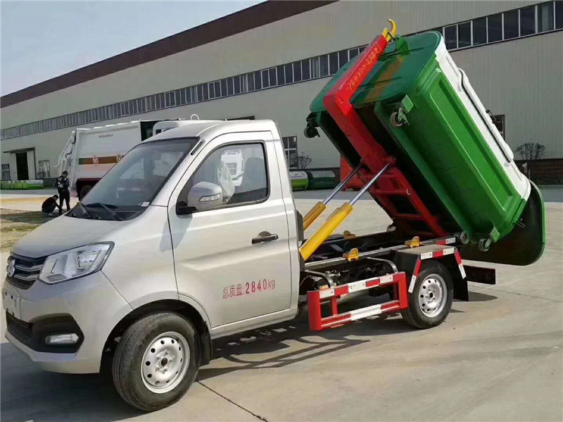 3方長(zhǎng)安勾臂垃圾車  勾臂垃圾車價(jià)格  勾臂垃圾車廠家   程力勾臂垃圾車生產(chǎn)廠家