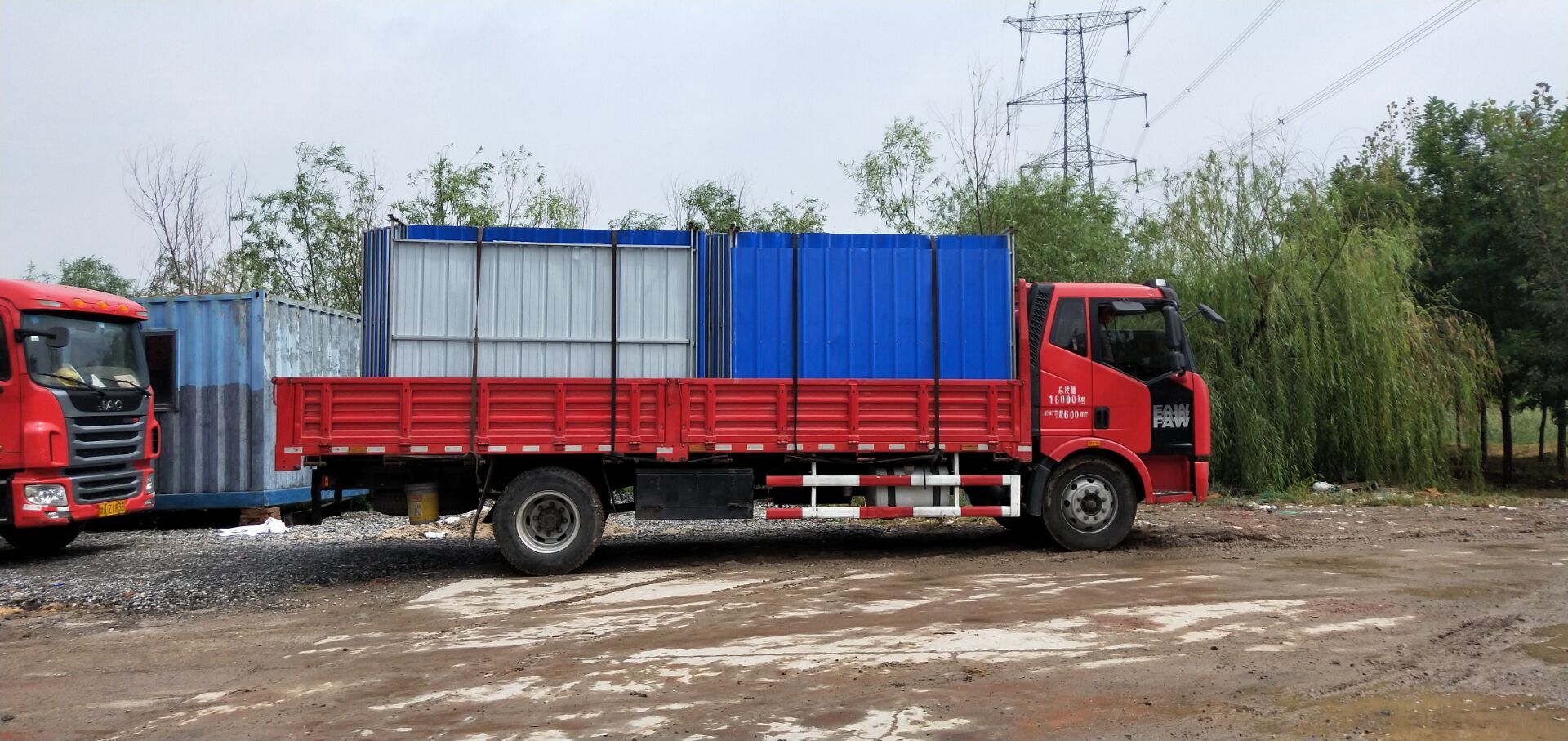 天津北辰區(qū)搭建彩鋼圍擋板找哪家？還是天津瑞鳳彩鋼圍擋廠家?  北辰區(qū)圍擋板