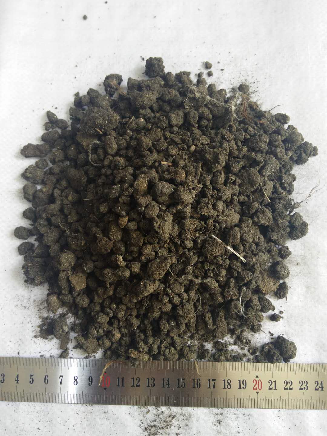 干雞糞 干雞糞發(fā)酵雞糞 雞糞顆粒湖北咸寧廠家批發(fā)烘干顆粒雞糞 雞糞顆粒