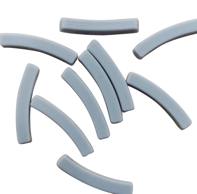 供應(yīng)硫化熱壓無線充車載硅膠件 硅膠防滑墊