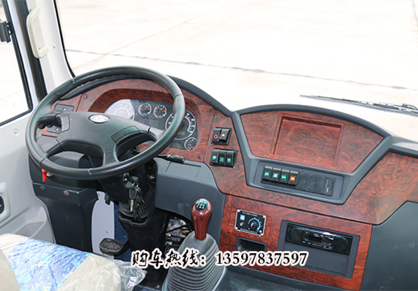 華策26座通勤客車 華策6.7米員工上下班接送車價格