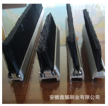 扶梯條刷生產(chǎn)批發(fā) 鋁合金鋁槽電梯條刷 阻燃尼龍絲扶梯毛刷 生產(chǎn)各種條刷